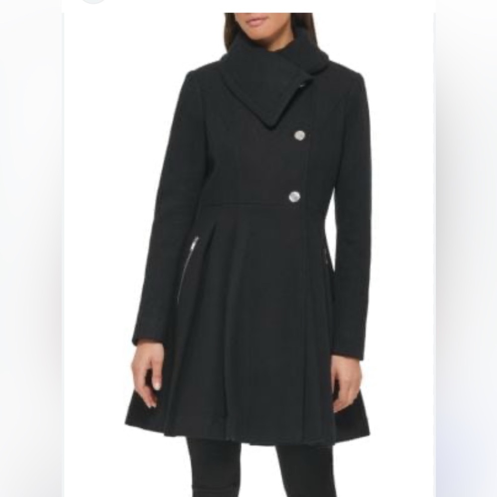 Guess Elegant Black Coat with Zipper Details never worn